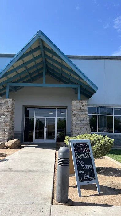 Deer Creek Animal Hospital & Pet Resort Picture 2