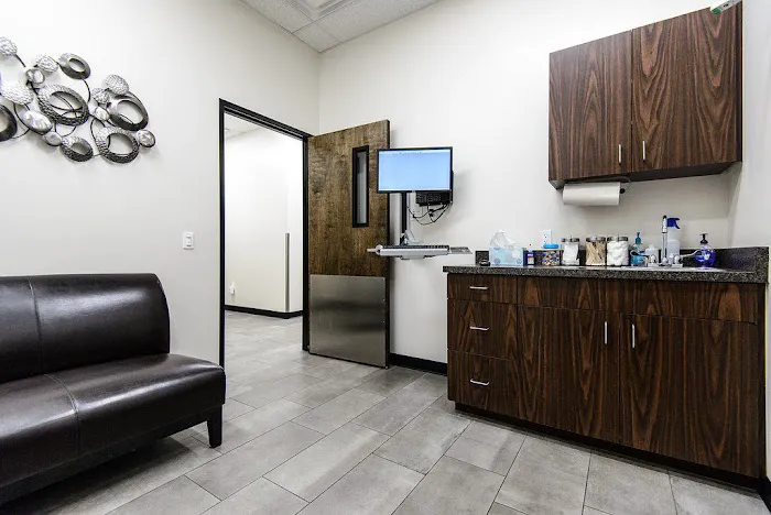 Val Vista Animal Hospital Picture 2