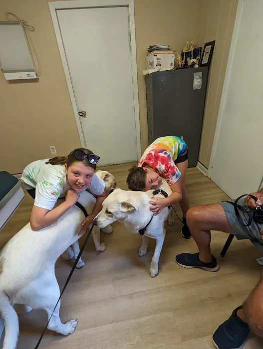 Iroquois Animal Clinic Picture 8
