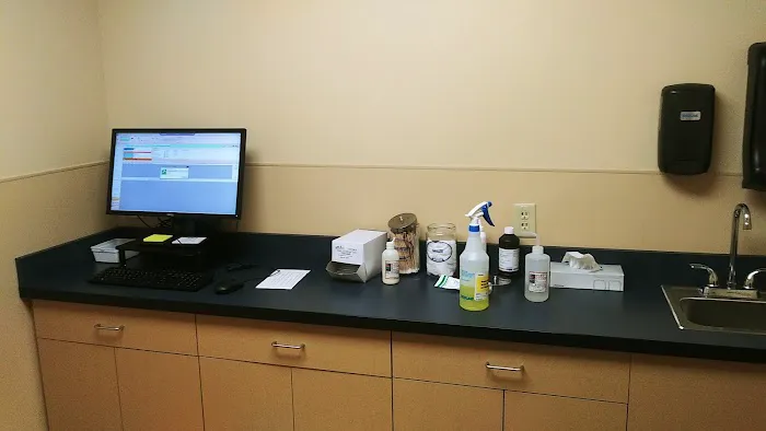 Noah's Ark Animal Clinic of Florence Picture 2