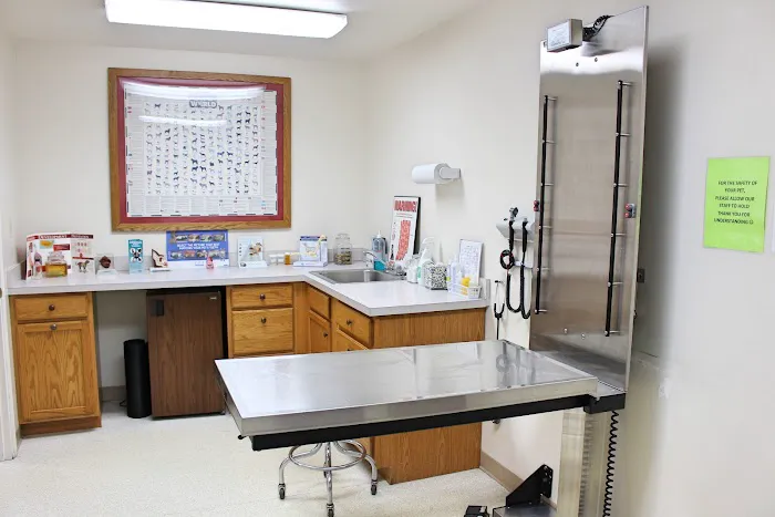 Warrick Veterinary Clinic - Newburgh Plaza Picture 6