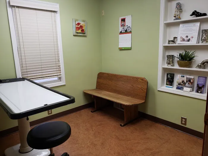 Franklin Animal Clinic at Greenwood Park Picture 9