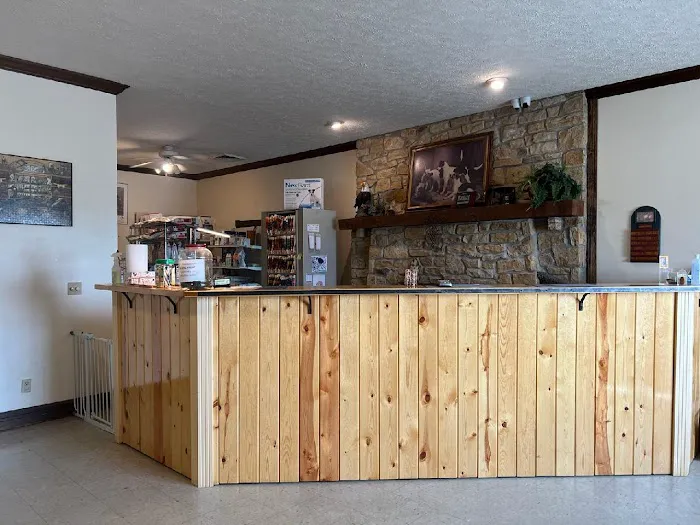 Spencer Town & Country Veterinary Clinic Picture 1