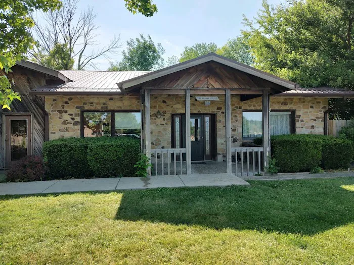 Spencer Town & Country Veterinary Clinic Picture 10