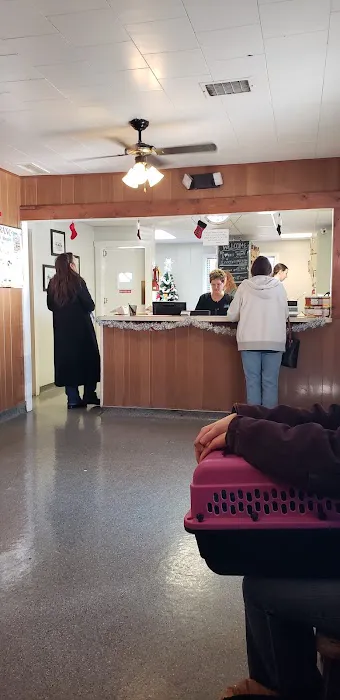 Fort Branch Veterinary Hospital Picture 8
